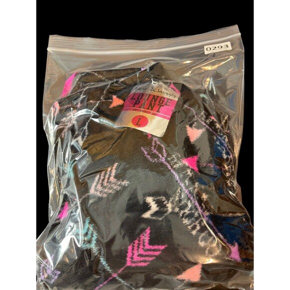 Warm & Snuggly Collection Soft Micro Plush Lounge Pajama Pants L BLK Arrows NWT - Picture 12 of 12